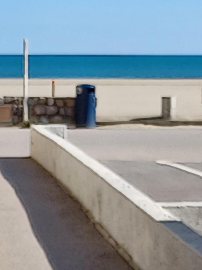 Juste A Cote De La Plage, Wifi Apartment Port-la-Nouvelle Luaran gambar